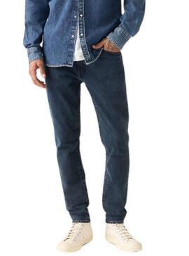 Pantaloni slim fit Levis Taper 512 in denim scuro per uomo.