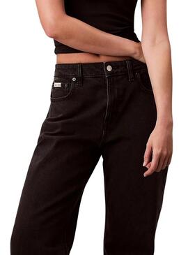 Pantaloni in denim Calvin Klein Jeans Essential Straight neri da donna.
