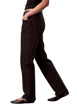 Pantaloni in denim Calvin Klein Jeans Essential Straight neri da donna.