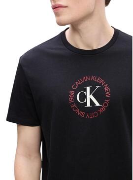Maglietta Calvin Klein Jeans Word Circle nera per uomo.