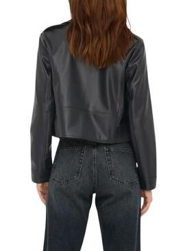 Giacca biker Only Carmen nera per donna.