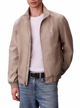 Giacca Calvin Klein Jeans Harrington beige per uomo.