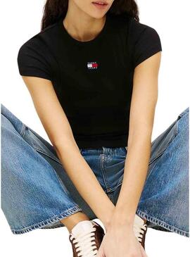 Maglietta Tommy Jeans Slim Badge nera per donna.
