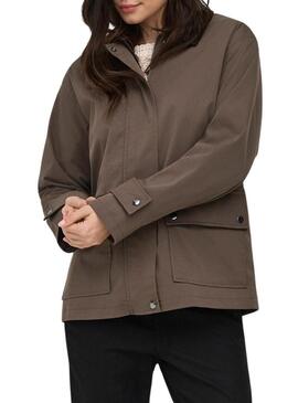 Giacca Only Evelyn marrone da donna.