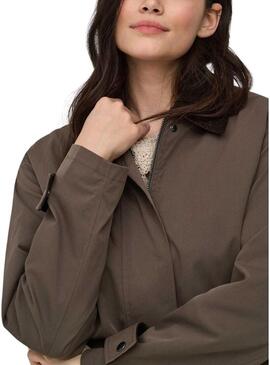 Giacca Only Evelyn marrone da donna.