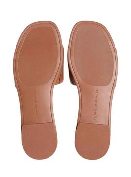 Sandali Tommy Hilfiger mules Hardware marrone in pelle per donna.