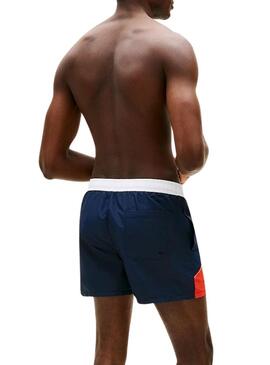 Costume da bagno Tommy Jeans tricolore blu, rosso e bianco per uomo.