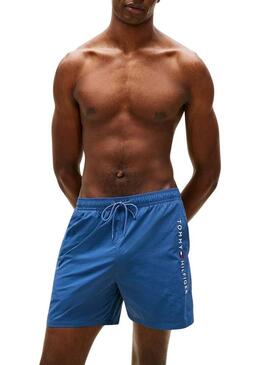 Costume da bagno Tommy Hilfiger con logo blu per uomo.
