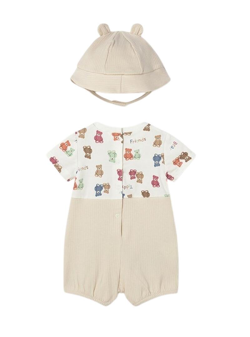 Set Mayoral con peto beige con orso e cappello per neonato.
