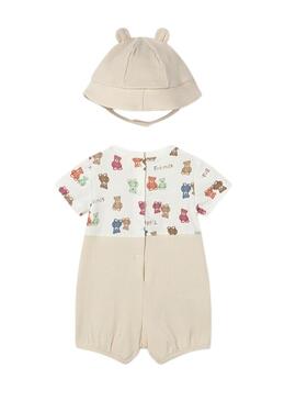 Set Mayoral con peto beige con orso e cappello per neonato.